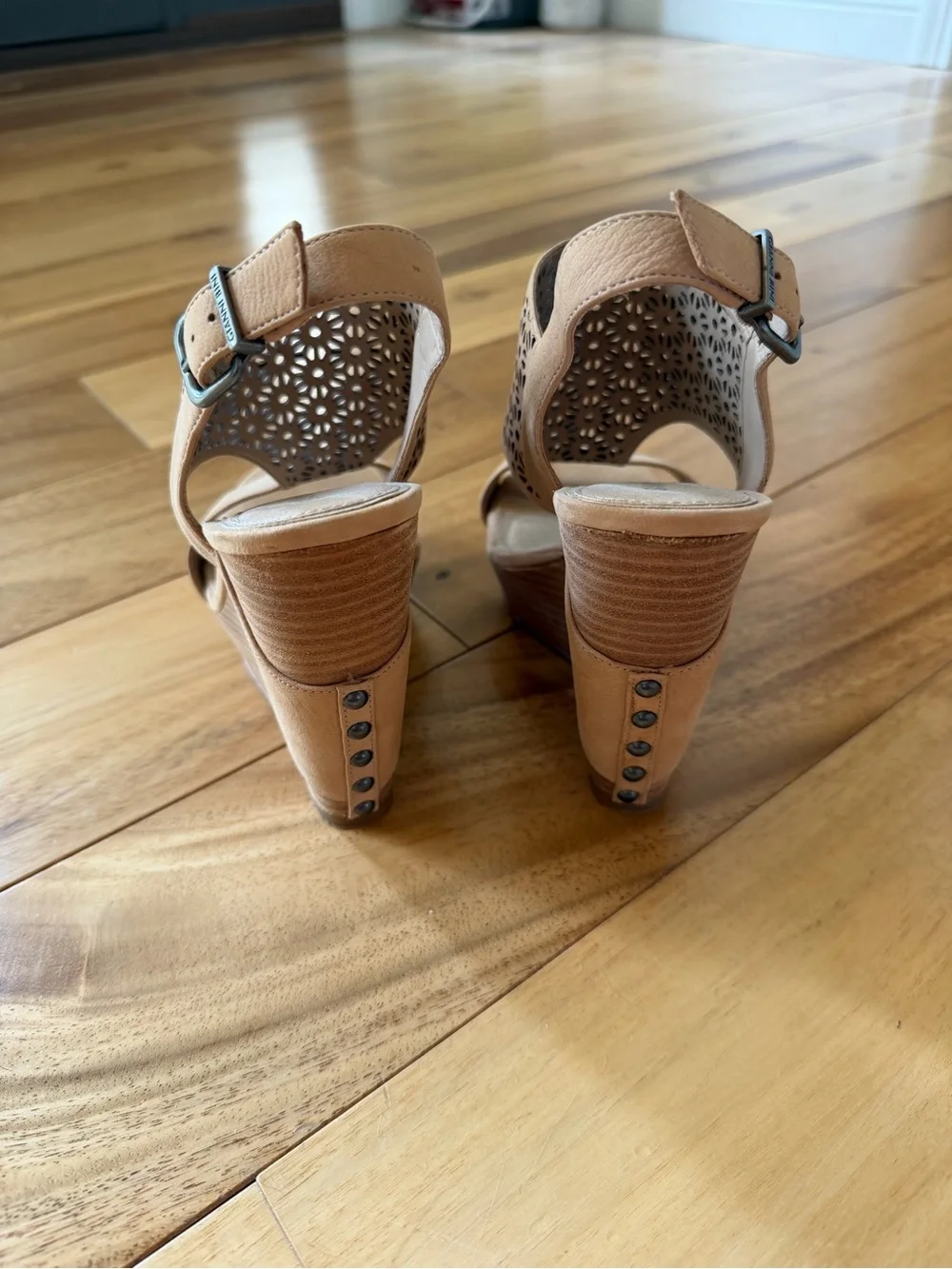 Gianni Bini stylish laser